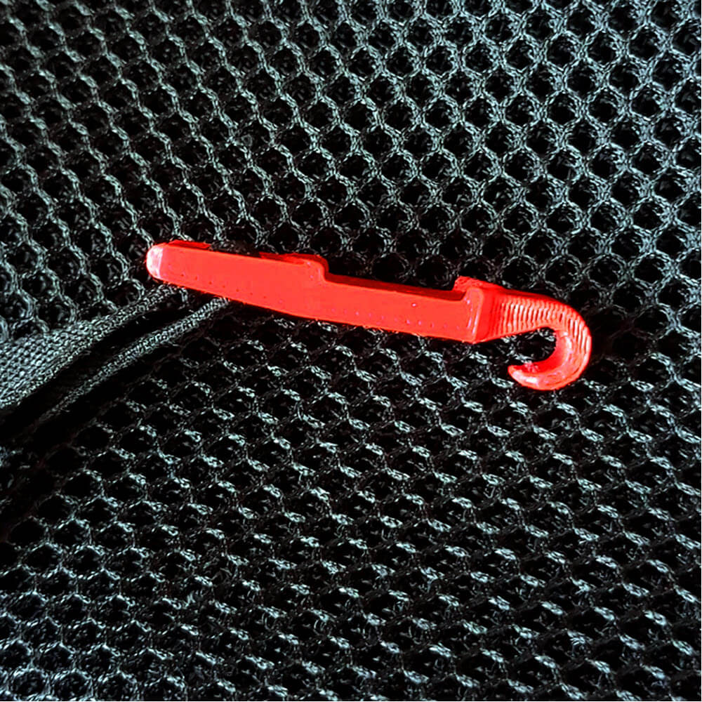 Salomon Magnetic Hose Clip for Hydration Hose Securing